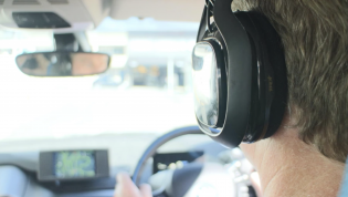 Is it legal to drive with headphones?