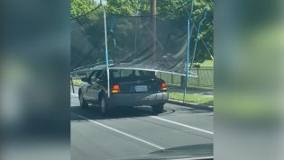 US driver shows how not to transport a trampoline