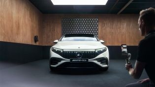 Mercedes-Benz wants you to visit its showroom from your couch