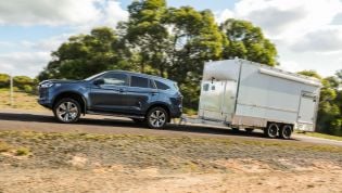 Is it legal for P-platers to tow a trailer?