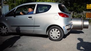 Wild Mitsubishi Colt is louder than a jet engine