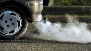 Carmakers paid huge CO2 fines to the EU in 2020, but barely anything since