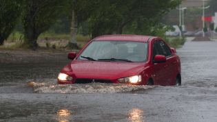 The reckless road offence that could cost you $800 in Queensland