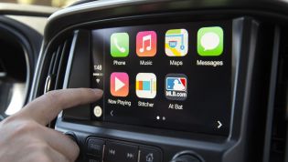GM says it's axing Android Auto, Apple CarPlay support for safety reasons