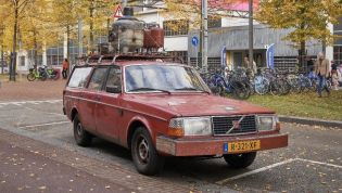 Here's how a Dutch designer made an old Volvo run on plastic