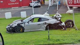 Porsche 911 GT2 RS wrecked in idiotic overtake attempt in Melbourne