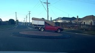 Dashcam shows how not to secure a load on your ute