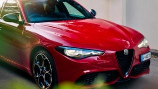 Alfa Romeo Giulia and Stelvio special-editions go hard on carbon