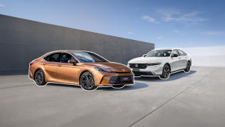 2025 Honda Accord e:HEV RS vs Toyota Camry SL: Spec Battle