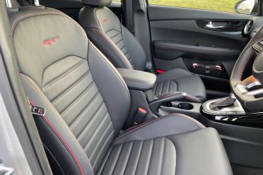2020 Kia Cerato GT v Honda Civic RS