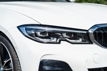 2020 BMW 330i v Jaguar XE R-Dynamic SE