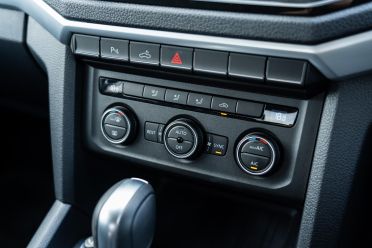 2020 Isuzu D-Max v Volkswagen Amarok V6
