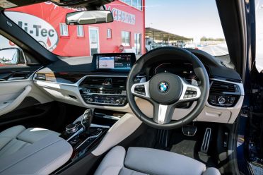 2020 BMW M550i performance