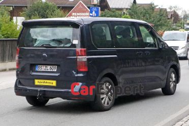 2022 Volkswagen T7 Multivan spied inside and out