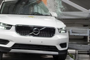 2021 Volvo XC40 price and specs
