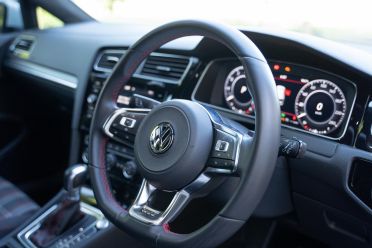 Volkswagen Golf GTI v Volkswagen Golf GTI TCR comparison