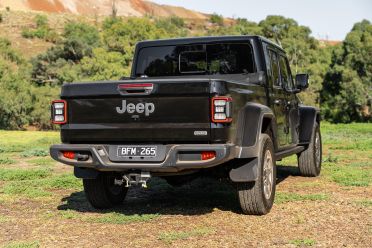 2021 Ford Ranger Raptor v Jeep Gladiator Overland comparison