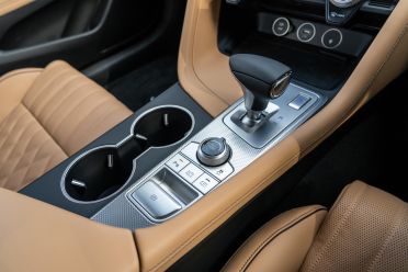 2021 Genesis G70 2.0T v BMW 320i comparison