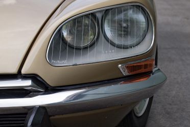 Classic 1971 Citroen DS converted to silent electric car