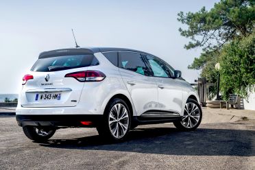 Renault Scenic to be reborn as electric SUV - report
