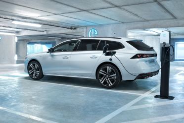 Peugeot's new, more efficient 3008 and 5008 powertrain detailed
