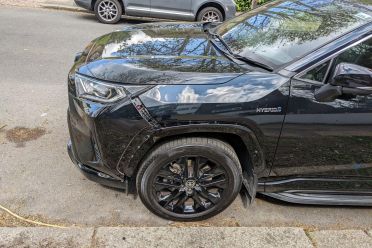 Toyota RAV4 stolen via... the headlights?
