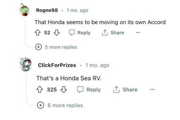 Honda de sea: CR-V capsized in boat ramp accident
