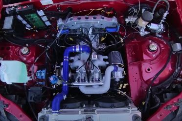 Pocket-sized 0.5L "one-stroke" concept engine in an MX-5!