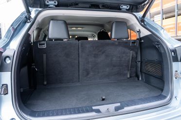 MG QS Essence vs Toyota Kluger GX: Spec battle