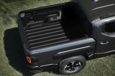 2025 Kia Tasman: Prototype off-road drive