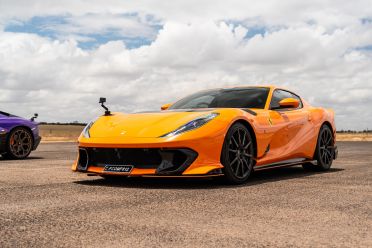 Lamborghini Aventador Ultimae vs Ferrari 812 Competizione drag race