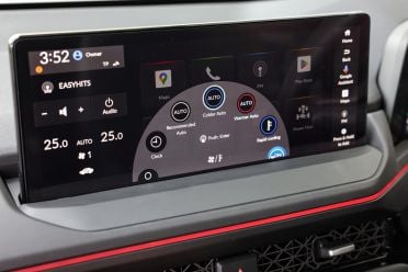 2025 Honda Accord e:HEV RS vs Toyota Camry SL: Spec Battle