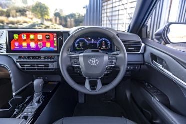 2025 Honda Accord e:HEV RS vs Toyota Camry SL: Spec Battle