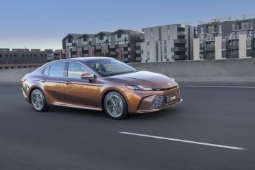 2025 Honda Accord e:HEV RS vs Toyota Camry SL: Spec Battle