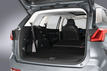 MG QS Essence vs Toyota Kluger GX: Spec battle