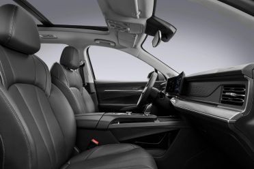 MG QS Essence vs Toyota Kluger GX: Spec battle