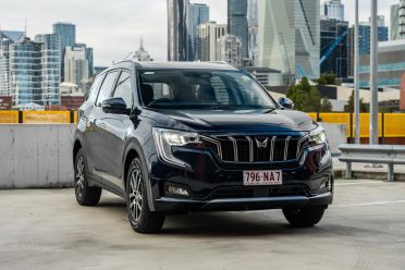 2025 Mahindra XUV700 AX7L vs Nissan X-Trail ST-L comparison: Spec battle
