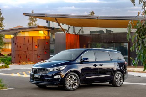 2020 Kia Carnival pricing and specs