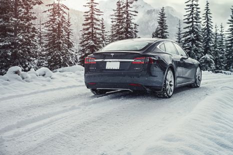 2021 Tesla Model S price and specs