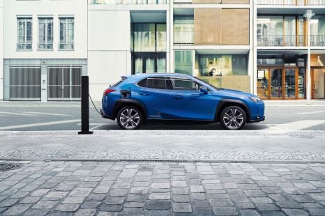 Lexus UX300e offered with million-kilometre battery warranty