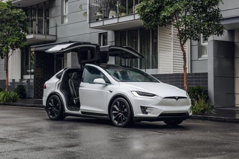 Toddler starts Tesla Model X and hits mother... who sues Tesla
