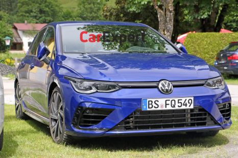 2021 Volkswagen Golf R spied: Big brakes incoming