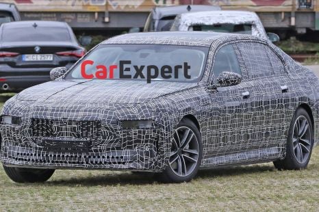 2022 BMW i7 spied again