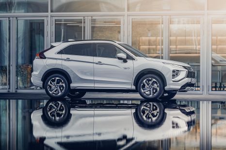 2021 Mitsubishi Eclipse Cross PHEV detailed