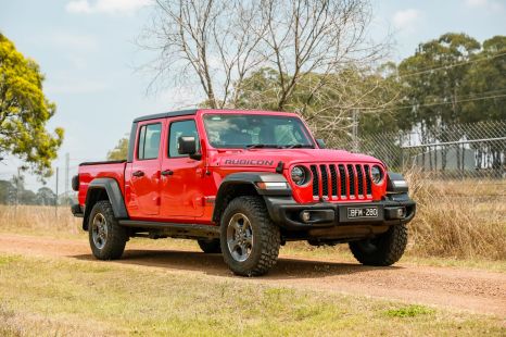 Jeep Gladiator now starts $10k cheaper, still no diesel