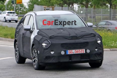 2022 Kia Sportage spied with production lights