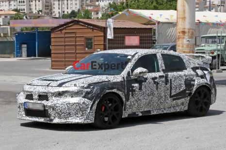 2022 Honda Civic Type R spied