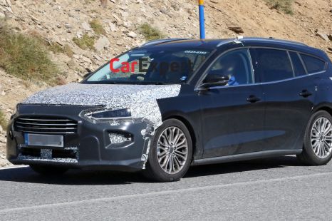 2022 Ford Focus facelift spied up close