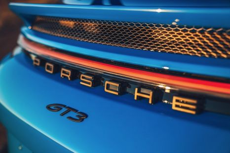 Porsche demand unaffected by worsening economy