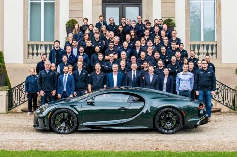 Bugatti celebrates 400th Chiron produced